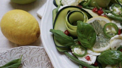 Zucchini och mozzarella sallad