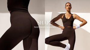 Modell poserar i Chocolate Shape sömlös topp och leggings